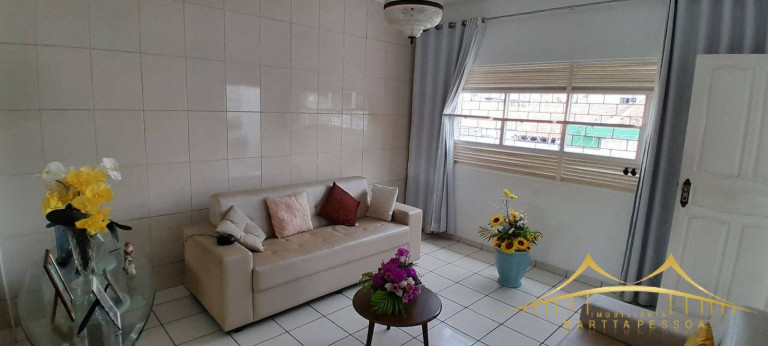 Imagem Casa com 4 Quartos à Venda, 250 m² em Lagoa Nova - Natal