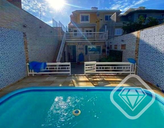 Imagem Casa com 4 Quartos à Venda, 265 m² em Ipanema - Porto Alegre Imagem Casa com 4 Quartos à Venda, 265 m² em Ipanema - Porto Alegre
