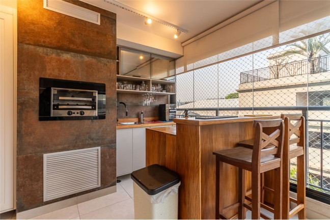 Imagem Imóvel com 2 Quartos à Venda, em Pacaembu - São Paulo Imagem Imóvel com 2 Quartos à Venda, em Pacaembu - São Paulo