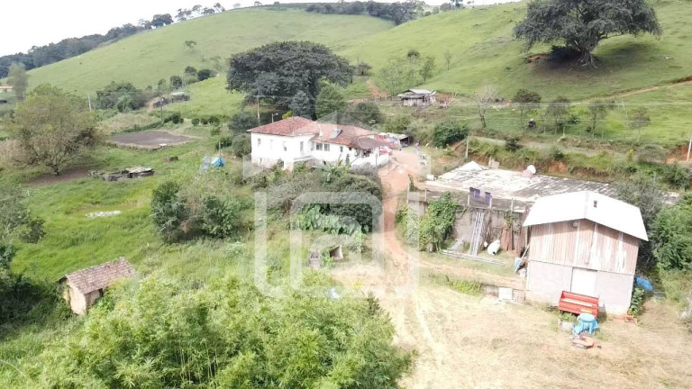 Imagem Imóvel com 4 Quartos à Venda, 5 m² em Santana De Caldas - Caldas Imagem Imóvel com 4 Quartos à Venda, 5 m² em Santana De Caldas - Caldas