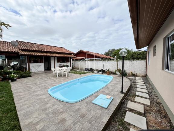 Imagem Casa com 3 Quartos à Venda, 440 m² em São João Do Rio Vermelho - Florianópolis