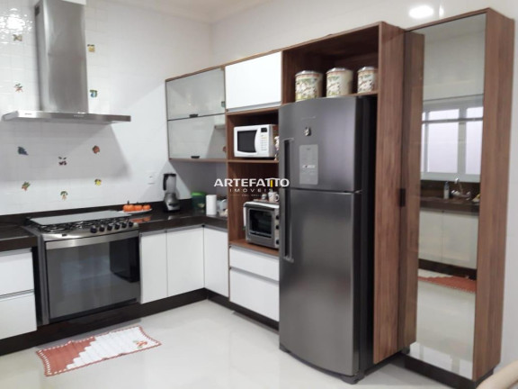 Imagem Casa com 3 Quartos à Venda, 210 m² Imagem Casa com 3 Quartos à Venda, 210 m²