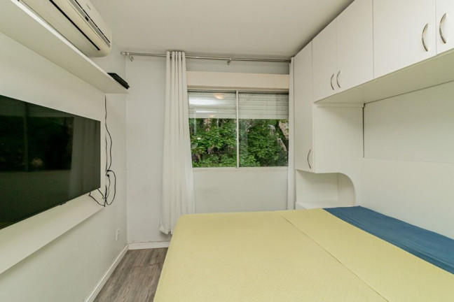 Imagem Apartamento com 3 Quartos à Venda, 63 m² em Santo Antônio - Porto Alegre Imagem Apartamento com 3 Quartos à Venda, 63 m² em Santo Antônio - Porto Alegre