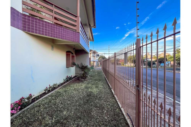 Imagem Casa com 3 Quartos à Venda, em Igara - Canoas Imagem Casa com 3 Quartos à Venda, em Igara - Canoas