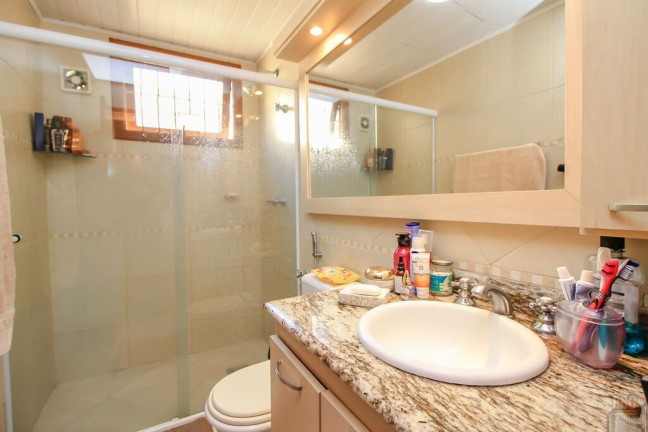 Imagem Casa com 3 Quartos à Venda, 205 m² em Tristeza - Porto Alegre Imagem Casa com 3 Quartos à Venda, 205 m² em Tristeza - Porto Alegre