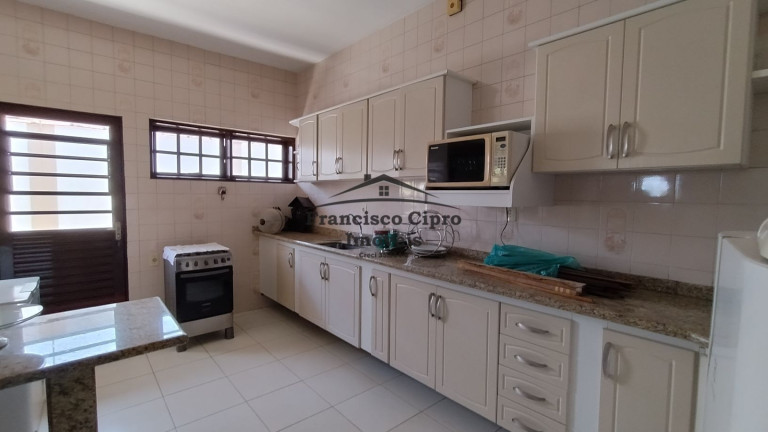 Imagem Casa com 4 Quartos à Venda, 550 m² em Belveder Clube Dos 500 - Guaratinguetá Imagem Casa com 4 Quartos à Venda, 550 m² em Belveder Clube Dos 500 - Guaratinguetá