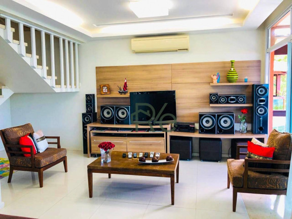 Imagem Casa com 4 Quartos à Venda, 420 m² em Pontal - Angra Dos Reis Imagem Casa com 4 Quartos à Venda, 420 m² em Pontal - Angra Dos Reis