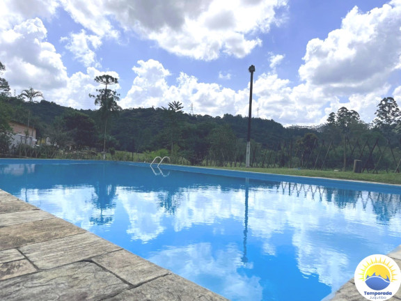 Imagem Imóvel com 6 Quartos para Alugar ou Temporada, em Meia Légua - Juquitiba Imagem Imóvel com 6 Quartos para Alugar ou Temporada, em Meia Légua - Juquitiba