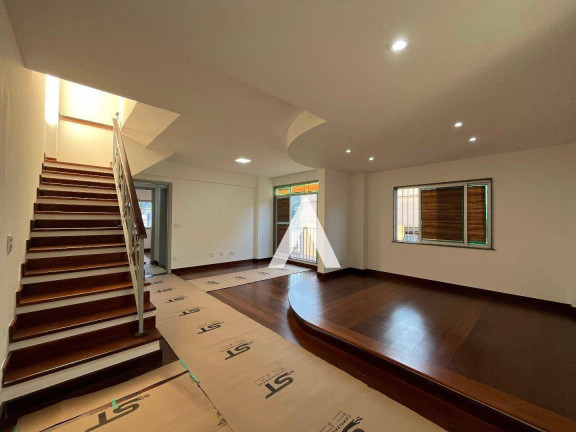 Cobertura com 3 Quartos à Venda, 145 m² em Várzea - Teresópolis