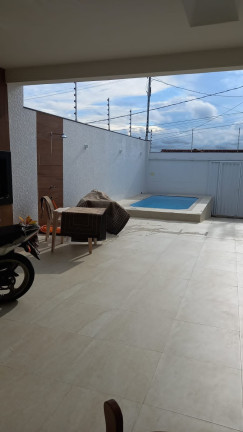 Casa com 3 Quartos à Venda, 130 m²