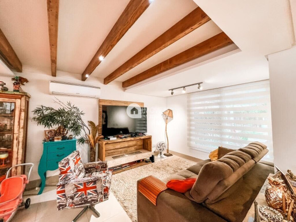 Imagem Casa com 3 Quartos à Venda, 151 m²