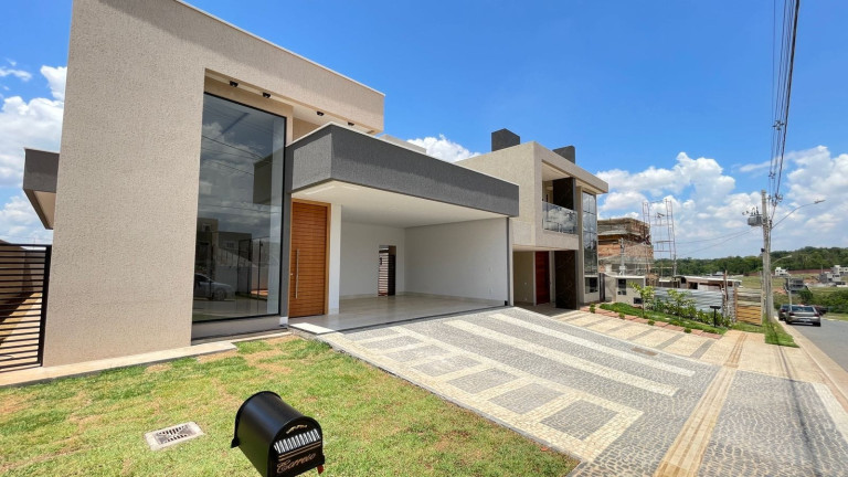 Imagem Imóvel com 
            	3             Quartos à Venda, 158 m² em 
            	Jardins Bolonha             - 
            	Senador Canedo            