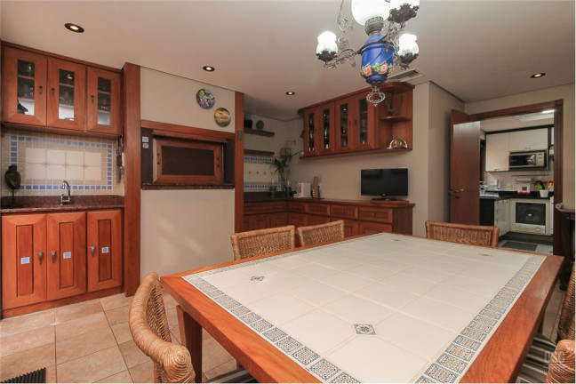 Imagem Casa com 4 Quartos à Venda, em Santa Tereza - Porto Alegre Imagem Casa com 4 Quartos à Venda, em Santa Tereza - Porto Alegre