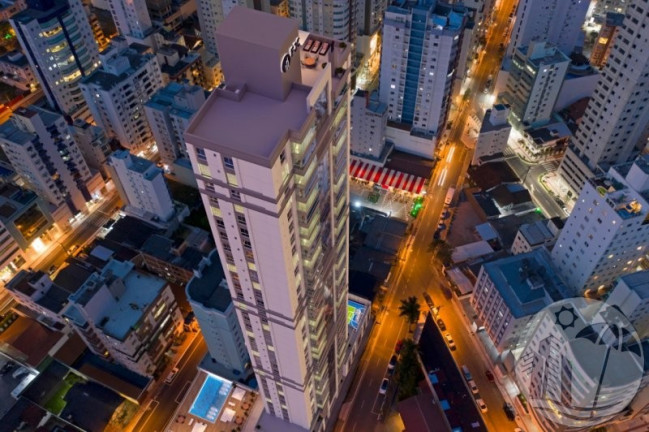 Imagem Apartamento com 4 Quartos à Venda, 146 m² em Centro - Balneário Camboriú Imagem Apartamento com 4 Quartos à Venda, 146 m² em Centro - Balneário Camboriú