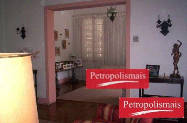 Imagem Casa com 9 Quartos à Venda, 600 m² em Centro - Petrópolis Imagem Casa com 9 Quartos à Venda, 600 m² em Centro - Petrópolis