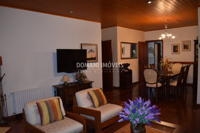 Imagem Imóvel com 3 Quartos à Venda, 159 m² em Região De Capivari - Campos Do Jordão Imagem Imóvel com 3 Quartos à Venda, 159 m² em Região De Capivari - Campos Do Jordão
