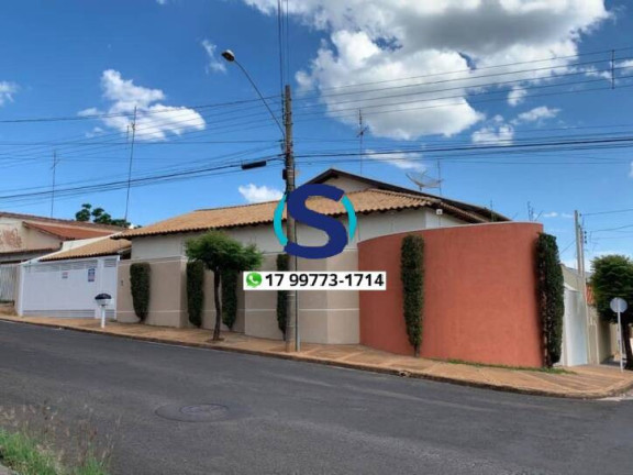 Imagem Casa com 3 Quartos à Venda, 242 m² em Centro - Fernandópolis Imagem Casa com 3 Quartos à Venda, 242 m² em Centro - Fernandópolis