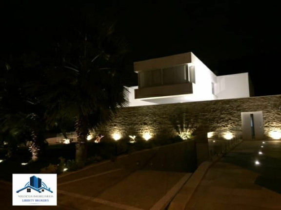 Imagem Casa com 5 Quartos à Venda, 1.500 m² Imagem Casa com 5 Quartos à Venda, 1.500 m²