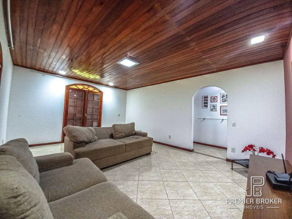 Imagem Casa com 3 Quartos à Venda, 250 m² em Pessegueiros - Teresópolis Imagem Casa com 3 Quartos à Venda, 250 m² em Pessegueiros - Teresópolis