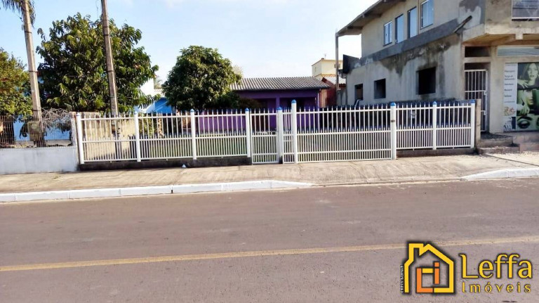 Imagem Casa com 2 Quartos à Venda, 318 m² em Guarita - Torres
