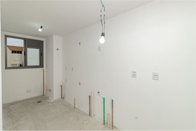 Imagem Imóvel com 2 Quartos à Venda,  em Passo Da Areia - Porto Alegre