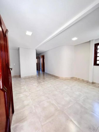 Imagem Casa com 3 Quartos à Venda, 243 m² em Parque Das Laranjeiras Acréscimo - Goiânia