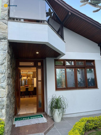 Imagem Casa com 5 Quartos à Venda, em Trindade - Florianópolis Imagem Casa com 5 Quartos à Venda, em Trindade - Florianópolis