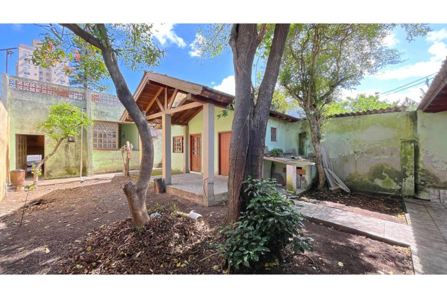 Imagem Casa com 3 Quartos à Venda, 289 m² em Petrópolis - Porto Alegre Imagem Casa com 3 Quartos à Venda, 289 m² em Petrópolis - Porto Alegre