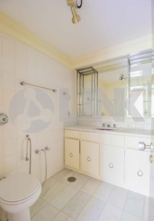 Imagem Apartamento com 3 Quartos à Venda, 133 m² em Moinhos De Vento - Porto Alegre Imagem Apartamento com 3 Quartos à Venda, 133 m² em Moinhos De Vento - Porto Alegre