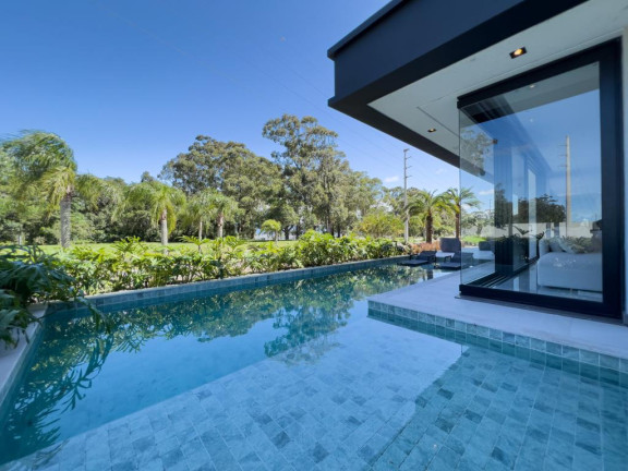 Imagem Casa com 6 Quartos à Venda, 200 m² em -- - Capao Da Canoa Imagem Casa com 6 Quartos à Venda, 200 m² em -- - Capao Da Canoa