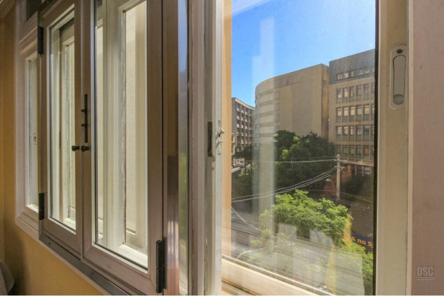 Imagem Imóvel com 2 Quartos à Venda, 96 m² em Centro Histórico - Porto Alegre Imagem Imóvel com 2 Quartos à Venda, 96 m² em Centro Histórico - Porto Alegre