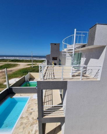 Imagem Sobrado com 4 Quartos à Venda, 200 m² em Coroados - Guaratuba Imagem Sobrado com 4 Quartos à Venda, 200 m² em Coroados - Guaratuba