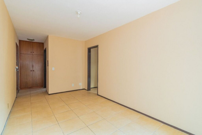 Imagem Imóvel com 1 Quarto à Venda, 44 m² em Camaquã - Porto Alegre Imagem Imóvel com 1 Quarto à Venda, 44 m² em Camaquã - Porto Alegre