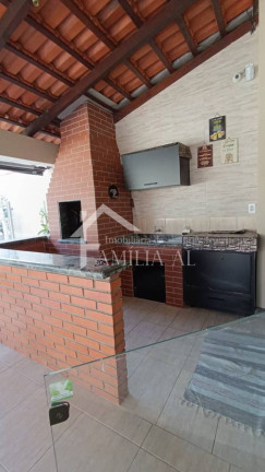 Imagem Casa com 3 Quartos à Venda, em Boehmerwald - Joinville Imagem Casa com 3 Quartos à Venda, em Boehmerwald - Joinville