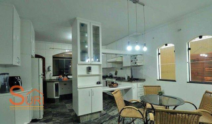 Sobrado com 4 Quartos à Venda, 300 m² em Utinga - Santo André