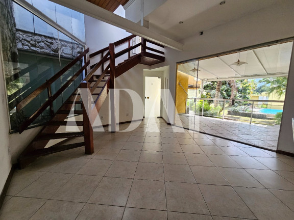 Imagem Casa com 3 Quartos à Venda, 400 m² em Vargem Grande - Rio De Janeiro