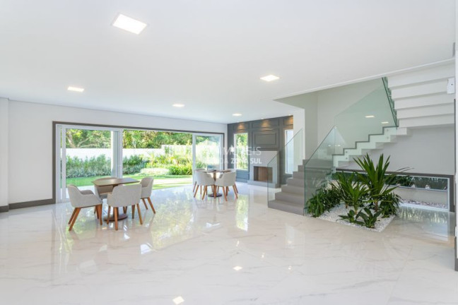 Imagem Casa com 3 Quartos à Venda, 463 m²