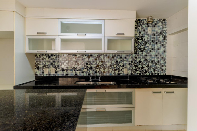 Imagem Apartamento com 2 Quartos à Venda,  em Copacabana - Rio De Janeiro