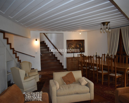 Imagem Casa com 4 Quartos à Venda, 740 m² em Região De Descansópolis - Campos Do Jordão Imagem Casa com 4 Quartos à Venda, 740 m² em Região De Descansópolis - Campos Do Jordão
