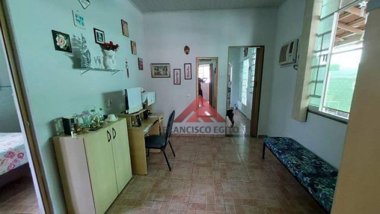 Imagem Casa com 3 Quartos à Venda, 300 m² em Fonseca - Niterói Imagem Casa com 3 Quartos à Venda, 300 m² em Fonseca - Niterói
