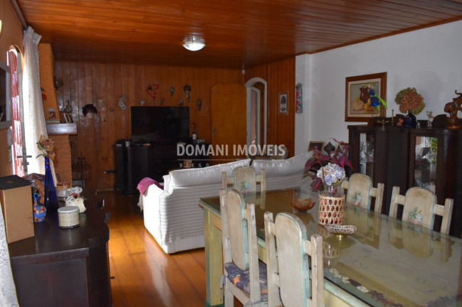 Imagem Casa com 4 Quartos à Venda, 248 m² em Região Da Abernéssia - Campos Do Jordão