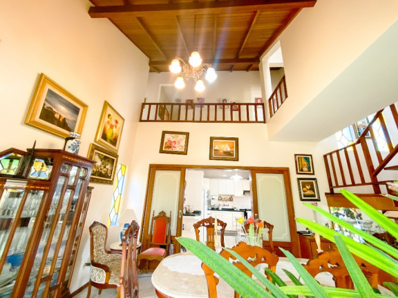 Imagem Casa com 4 Quartos à Venda, 249 m² em Coqueiros - Florianópolis