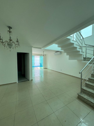Imagem Casa com 4 Quartos à Venda, 380 m² em Centro - Manaus Imagem Casa com 4 Quartos à Venda, 380 m² em Centro - Manaus