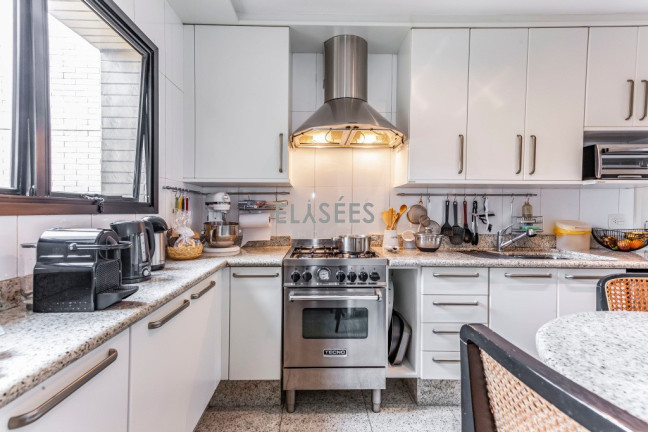 Imagem Apartamento com 3 Quartos à Venda, 145 m² em Vila Nova Conceição - São Paulo Imagem Apartamento com 3 Quartos à Venda, 145 m² em Vila Nova Conceição - São Paulo