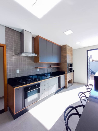 Imagem Casa com 3 Quartos à Venda, 320 m² em Taubaté Imagem Casa com 3 Quartos à Venda, 320 m² em Taubaté