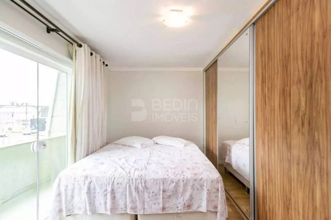 Imagem Sobrado com 3 Quartos à Venda, 157 m² em água Verde - Curitiba Imagem Sobrado com 3 Quartos à Venda, 157 m² em água Verde - Curitiba