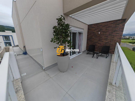 Imagem Casa com 3 Quartos à Venda, 425 m² em Caledônia - Camboriú Imagem Casa com 3 Quartos à Venda, 425 m² em Caledônia - Camboriú