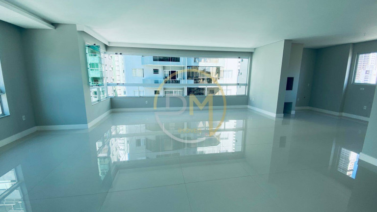 Imagem Apartamento com 3 Quartos à Venda, 142 m² em Centro - Balneário Camboriú Imagem Apartamento com 3 Quartos à Venda, 142 m² em Centro - Balneário Camboriú