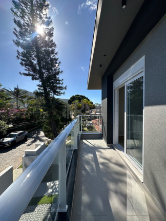 Imagem Sobrado com 3 Quartos à Venda, 176 m² em Lagoa Da Conceição - Florianópolis Imagem Sobrado com 3 Quartos à Venda, 176 m² em Lagoa Da Conceição - Florianópolis