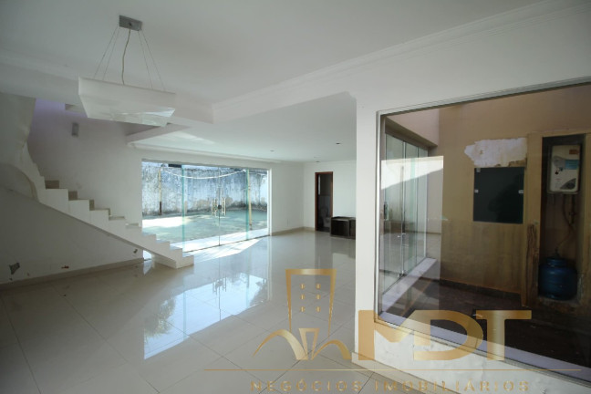 Imagem Casa com 4 Quartos à Venda, 500 m² em Garças - Belo Horizonte Imagem Casa com 4 Quartos à Venda, 500 m² em Garças - Belo Horizonte